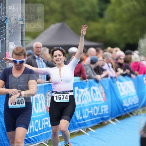 30.08.2026 - Elbe Triathlon Hamburg LAZAROV Photography http://msf.ph/oto/10029100 30.08.2026 12:09:37 Ziel 919, 1561, 1574, 1640 meine-sportfotos.de