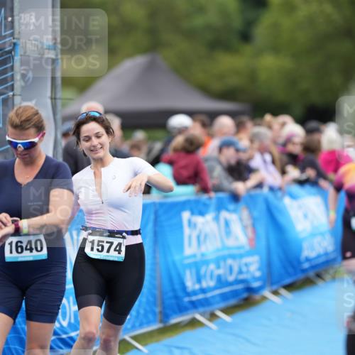 30.08.2026 - Elbe Triathlon Hamburg LAZAROV Photography http://msf.ph/oto/10029101 30.08.2026 12:09:38 Ziel 919, 1574, 1640 meine-sportfotos.de