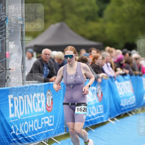 30.08.2026 - Elbe Triathlon Hamburg LAZAROV Photography http://msf.ph/oto/10029115 30.08.2026 12:10:16 Ziel 1372, 1382, 1626 meine-sportfotos.de