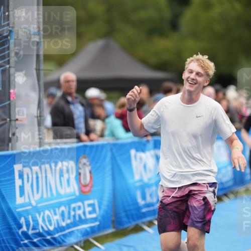 30.08.2026 - Elbe Triathlon Hamburg LAZAROV Photography http://msf.ph/oto/10029119 30.08.2026 12:10:24 Ziel 1372, 1382, 1471, 1539 meine-sportfotos.de