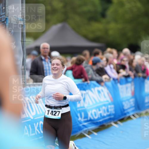 30.08.2026 - Elbe Triathlon Hamburg LAZAROV Photography http://msf.ph/oto/10029128 30.08.2026 12:10:36 Ziel 1427, 1631 meine-sportfotos.de