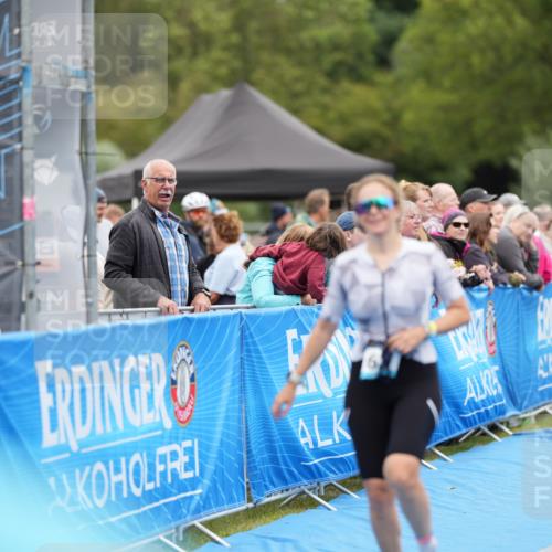 30.08.2026 - Elbe Triathlon Hamburg LAZAROV Photography http://msf.ph/oto/10029130 30.08.2026 12:10:44 Ziel 1631 meine-sportfotos.de