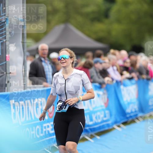 30.08.2026 - Elbe Triathlon Hamburg LAZAROV Photography http://msf.ph/oto/10029132 30.08.2026 12:10:45 Ziel 1631 meine-sportfotos.de
