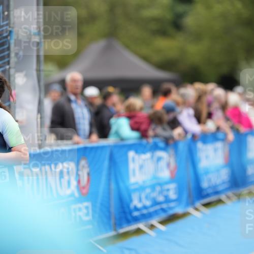 30.08.2026 - Elbe Triathlon Hamburg LAZAROV Photography http://msf.ph/oto/10029141 30.08.2026 12:11:12 Ziel 1534, 1576, 1581 meine-sportfotos.de