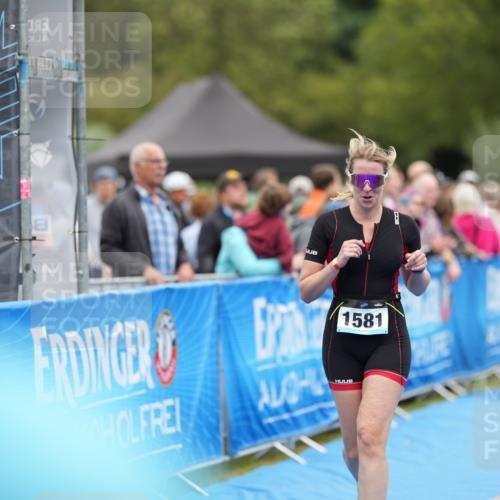 30.08.2026 - Elbe Triathlon Hamburg LAZAROV Photography http://msf.ph/oto/10029145 30.08.2026 12:11:17 Ziel 1534, 1581, 1615 meine-sportfotos.de