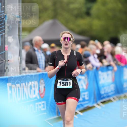 30.08.2026 - Elbe Triathlon Hamburg LAZAROV Photography http://msf.ph/oto/10029147 30.08.2026 12:11:18 Ziel 1534, 1581, 1615 meine-sportfotos.de