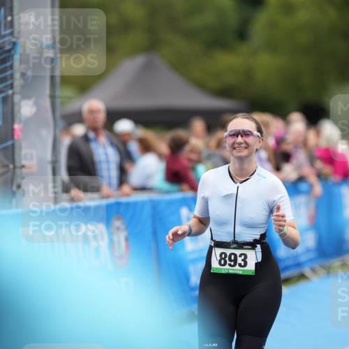 30.08.2026 - Elbe Triathlon Hamburg LAZAROV Photography http://msf.ph/oto/10029156 30.08.2026 12:11:34 Ziel 893, 1654, 1689 meine-sportfotos.de