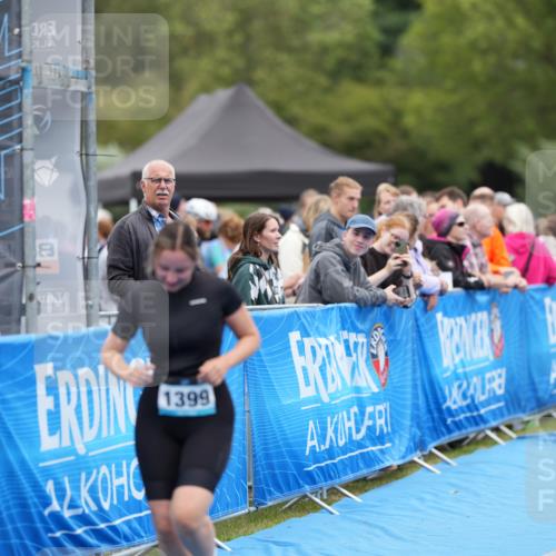 30.08.2026 - Elbe Triathlon Hamburg LAZAROV Photography http://msf.ph/oto/10029178 30.08.2026 12:12:56 Ziel 1399 meine-sportfotos.de