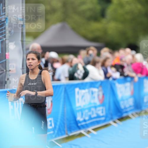 30.08.2026 - Elbe Triathlon Hamburg LAZAROV Photography http://msf.ph/oto/10029183 30.08.2026 12:13:26 Ziel 1587 meine-sportfotos.de