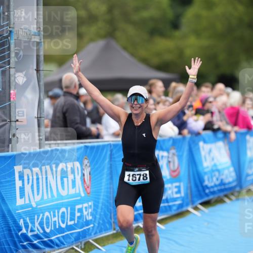 30.08.2026 - Elbe Triathlon Hamburg LAZAROV Photography http://msf.ph/oto/10029199 30.08.2026 12:14:38 Ziel 1469, 1485, 1502, 1678 meine-sportfotos.de