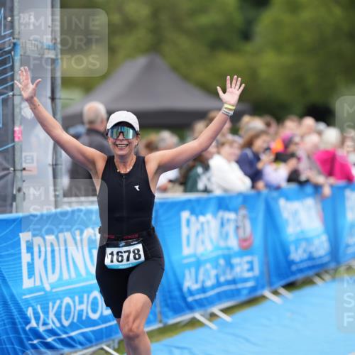 30.08.2026 - Elbe Triathlon Hamburg LAZAROV Photography http://msf.ph/oto/10029200 30.08.2026 12:14:39 Ziel 1469, 1485, 1502, 1678 meine-sportfotos.de