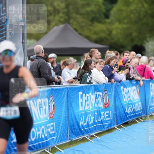30.08.2026 - Elbe Triathlon Hamburg LAZAROV Photography http://msf.ph/oto/10029201 30.08.2026 12:14:39 Ziel 1469, 1485, 1502, 1678 meine-sportfotos.de