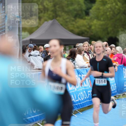 30.08.2026 - Elbe Triathlon Hamburg LAZAROV Photography http://msf.ph/oto/10029213 30.08.2026 12:15:08 Ziel 1512, 1514, 1535, 1569 meine-sportfotos.de