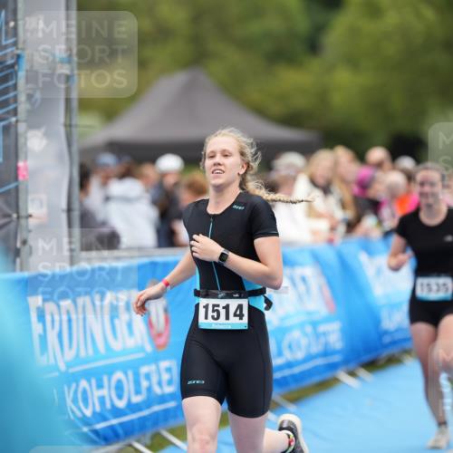 30.08.2026 - Elbe Triathlon Hamburg LAZAROV Photography http://msf.ph/oto/10029214 30.08.2026 12:15:09 Ziel 1512, 1514, 1535, 1569 meine-sportfotos.de