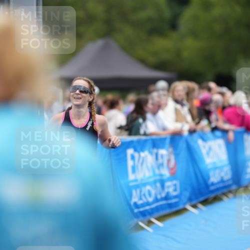 30.08.2026 - Elbe Triathlon Hamburg LAZAROV Photography http://msf.ph/oto/10029222 30.08.2026 12:15:27 Ziel 1665 meine-sportfotos.de