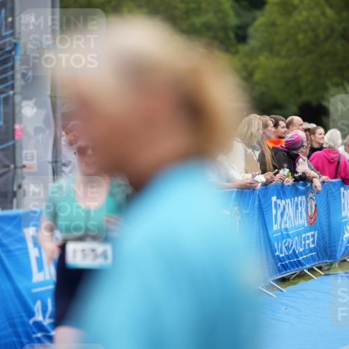 30.08.2026 - Elbe Triathlon Hamburg LAZAROV Photography http://msf.ph/oto/10029226 30.08.2026 12:15:37 Ziel 1498, 1554 meine-sportfotos.de