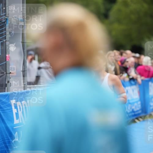 30.08.2026 - Elbe Triathlon Hamburg LAZAROV Photography http://msf.ph/oto/10029229 30.08.2026 12:15:41 Ziel 1498, 1554 meine-sportfotos.de