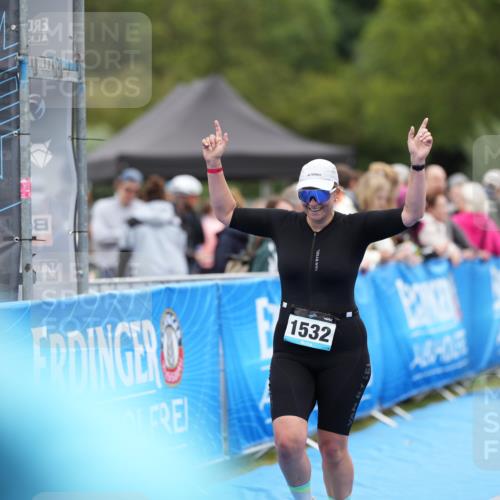 30.08.2026 - Elbe Triathlon Hamburg LAZAROV Photography http://msf.ph/oto/10029230 30.08.2026 12:16:09 Ziel 1465, 1532, 1702 meine-sportfotos.de