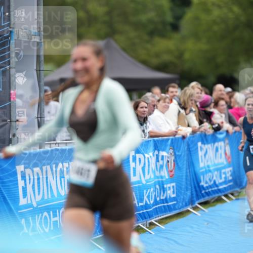30.08.2026 - Elbe Triathlon Hamburg LAZAROV Photography http://msf.ph/oto/10029235 30.08.2026 12:16:13 Ziel 1465, 1702 meine-sportfotos.de