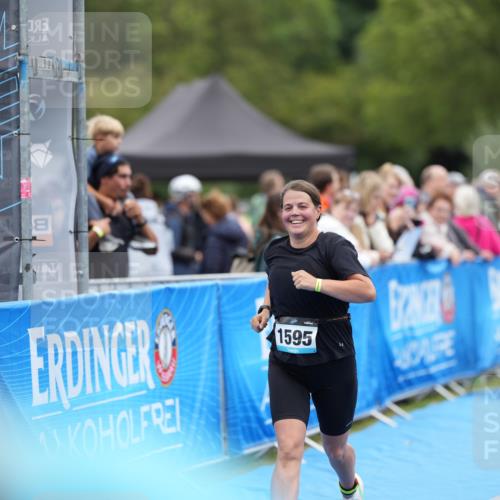 30.08.2026 - Elbe Triathlon Hamburg LAZAROV Photography http://msf.ph/oto/10029239 30.08.2026 12:16:33 Ziel 1595 meine-sportfotos.de