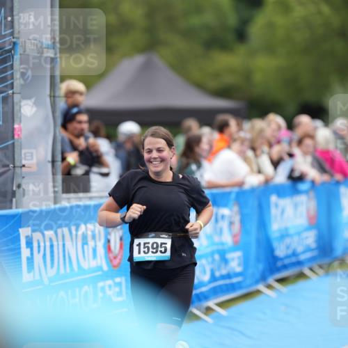 30.08.2026 - Elbe Triathlon Hamburg LAZAROV Photography http://msf.ph/oto/10029240 30.08.2026 12:16:33 Ziel 1595 meine-sportfotos.de