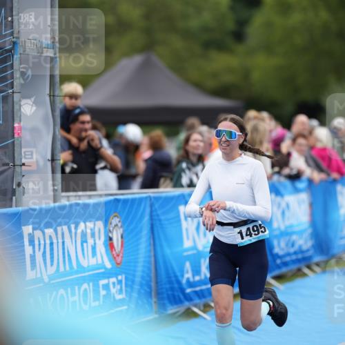 30.08.2026 - Elbe Triathlon Hamburg LAZAROV Photography http://msf.ph/oto/10029242 30.08.2026 12:16:46 Ziel 1482, 1495 meine-sportfotos.de