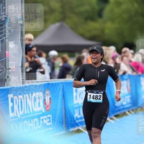 30.08.2026 - Elbe Triathlon Hamburg LAZAROV Photography http://msf.ph/oto/10029246 30.08.2026 12:16:53 Ziel 1482, 1647 meine-sportfotos.de