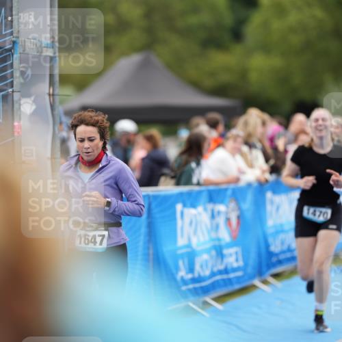 30.08.2026 - Elbe Triathlon Hamburg LAZAROV Photography http://msf.ph/oto/10029249 30.08.2026 12:17:01 Ziel 1470, 1647, 1675 meine-sportfotos.de