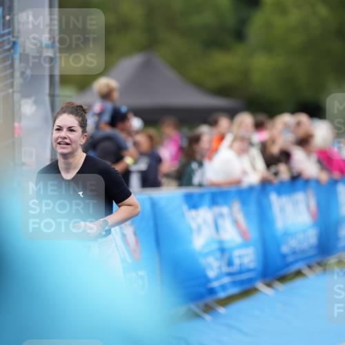 30.08.2026 - Elbe Triathlon Hamburg LAZAROV Photography http://msf.ph/oto/10029256 30.08.2026 12:17:20 Ziel 907 meine-sportfotos.de