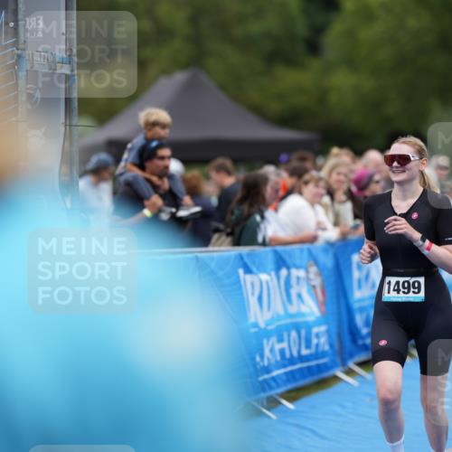 30.08.2026 - Elbe Triathlon Hamburg LAZAROV Photography http://msf.ph/oto/10029257 30.08.2026 12:17:40 Ziel 1499 meine-sportfotos.de