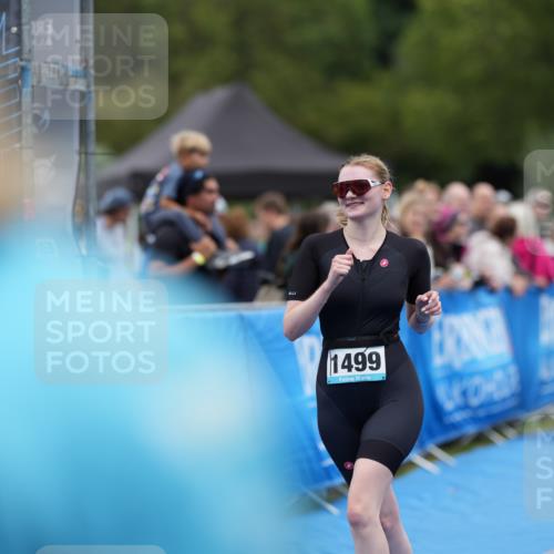 30.08.2026 - Elbe Triathlon Hamburg LAZAROV Photography http://msf.ph/oto/10029258 30.08.2026 12:17:41 Ziel 1499 meine-sportfotos.de
