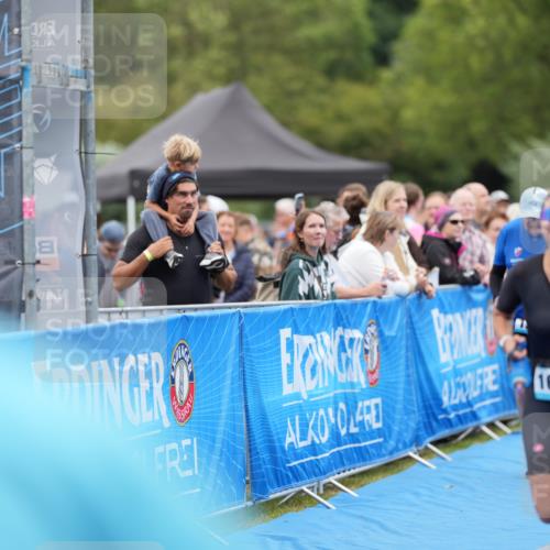30.08.2026 - Elbe Triathlon Hamburg LAZAROV Photography http://msf.ph/oto/10029262 30.08.2026 12:17:53 Ziel 1351, 1553, 1607 meine-sportfotos.de