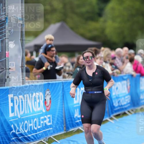 30.08.2026 - Elbe Triathlon Hamburg LAZAROV Photography http://msf.ph/oto/10029280 30.08.2026 12:19:06 Ziel 945, 1690, 1695 meine-sportfotos.de