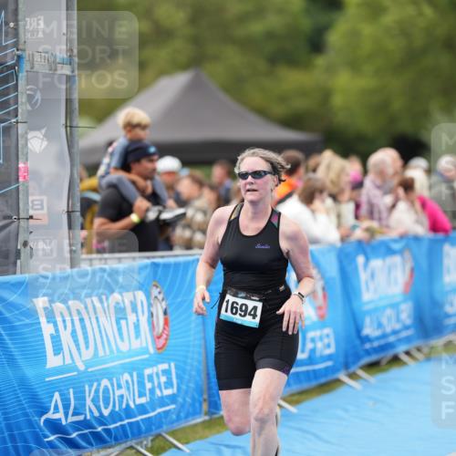 30.08.2026 - Elbe Triathlon Hamburg LAZAROV Photography http://msf.ph/oto/10029295 30.08.2026 12:19:44 Ziel 1694 meine-sportfotos.de