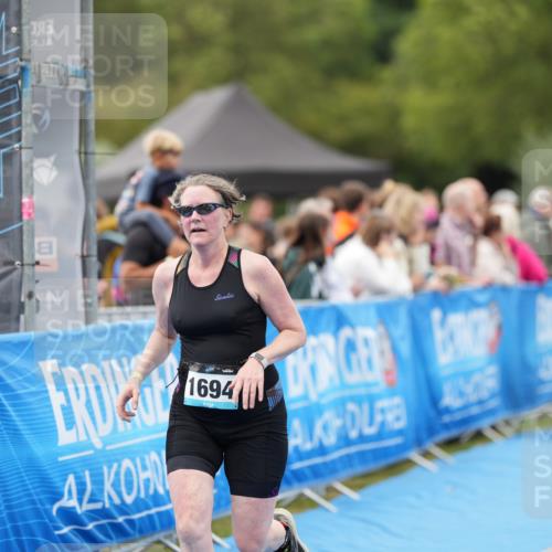 30.08.2026 - Elbe Triathlon Hamburg LAZAROV Photography http://msf.ph/oto/10029296 30.08.2026 12:19:44 Ziel 1694 meine-sportfotos.de