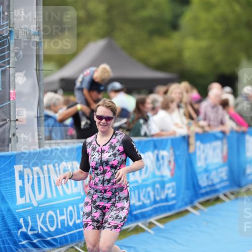 30.08.2026 - Elbe Triathlon Hamburg LAZAROV Photography http://msf.ph/oto/10029310 30.08.2026 12:21:06 Ziel 1673 meine-sportfotos.de