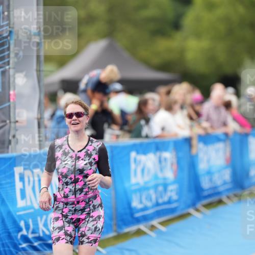 30.08.2026 - Elbe Triathlon Hamburg LAZAROV Photography http://msf.ph/oto/10029311 30.08.2026 12:21:06 Ziel 1673 meine-sportfotos.de