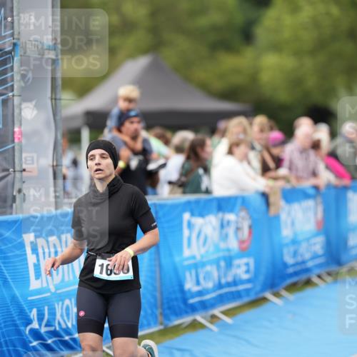 30.08.2026 - Elbe Triathlon Hamburg LAZAROV Photography http://msf.ph/oto/10029316 30.08.2026 12:21:17 Ziel 1600 meine-sportfotos.de