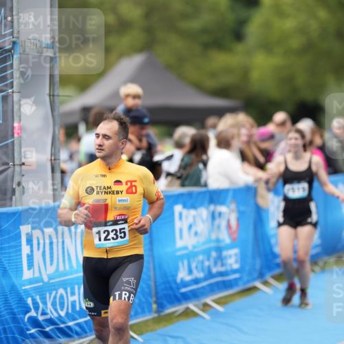 30.08.2026 - Elbe Triathlon Hamburg LAZAROV Photography http://msf.ph/oto/10029319 30.08.2026 12:21:44 Ziel 1235, 1519, 1546 meine-sportfotos.de
