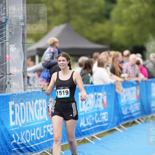 30.08.2026 - Elbe Triathlon Hamburg LAZAROV Photography http://msf.ph/oto/10029321 30.08.2026 12:21:46 Ziel 1235, 1519, 1546 meine-sportfotos.de