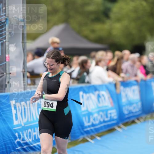 30.08.2026 - Elbe Triathlon Hamburg LAZAROV Photography http://msf.ph/oto/10029332 30.08.2026 12:22:03 Ziel 894, 1604, 1613 meine-sportfotos.de