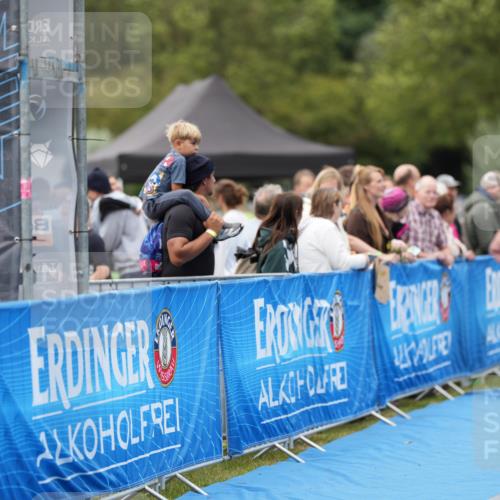 30.08.2026 - Elbe Triathlon Hamburg LAZAROV Photography http://msf.ph/oto/10029334 30.08.2026 12:22:10 Ziel 1408, 1604, 1613 meine-sportfotos.de