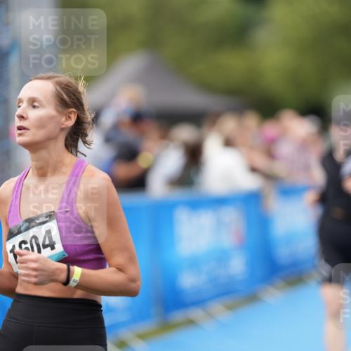 30.08.2026 - Elbe Triathlon Hamburg LAZAROV Photography http://msf.ph/oto/10029336 30.08.2026 12:22:11 Ziel 1408, 1604, 1613 meine-sportfotos.de