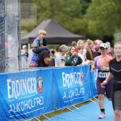 30.08.2026 - Elbe Triathlon Hamburg LAZAROV Photography http://msf.ph/oto/10029342 30.08.2026 12:22:48 Ziel 1609, 1611 meine-sportfotos.de