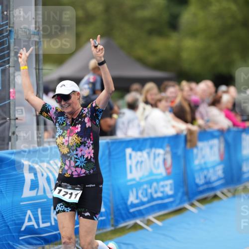 30.08.2026 - Elbe Triathlon Hamburg LAZAROV Photography http://msf.ph/oto/10029351 30.08.2026 12:23:05 Ziel 1711 meine-sportfotos.de