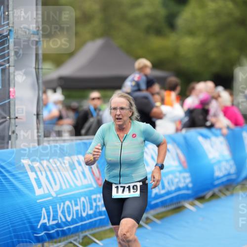 30.08.2026 - Elbe Triathlon Hamburg LAZAROV Photography http://msf.ph/oto/10029363 30.08.2026 12:24:26 Ziel 925, 1672, 1719 meine-sportfotos.de
