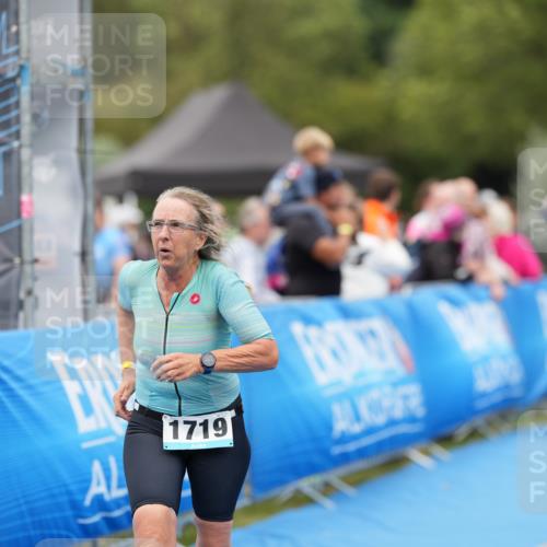 30.08.2026 - Elbe Triathlon Hamburg LAZAROV Photography http://msf.ph/oto/10029364 30.08.2026 12:24:27 Ziel 925, 1672, 1719 meine-sportfotos.de