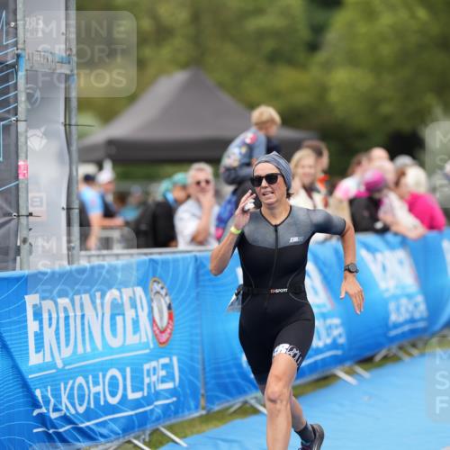 30.08.2026 - Elbe Triathlon Hamburg LAZAROV Photography http://msf.ph/oto/10029368 30.08.2026 12:24:34 Ziel 804, 925, 1672, 1700 meine-sportfotos.de