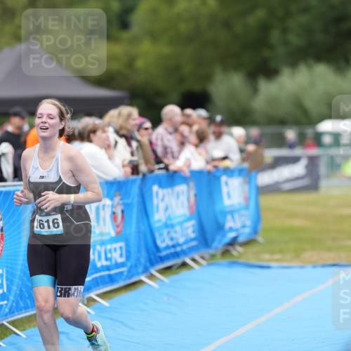 30.08.2026 - Elbe Triathlon Hamburg LAZAROV Photography http://msf.ph/oto/10029384 30.08.2026 12:31:28 Ziel 1616 meine-sportfotos.de