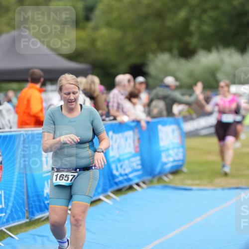 30.08.2026 - Elbe Triathlon Hamburg LAZAROV Photography http://msf.ph/oto/10029394 30.08.2026 12:32:06 Ziel 1614, 1657 meine-sportfotos.de